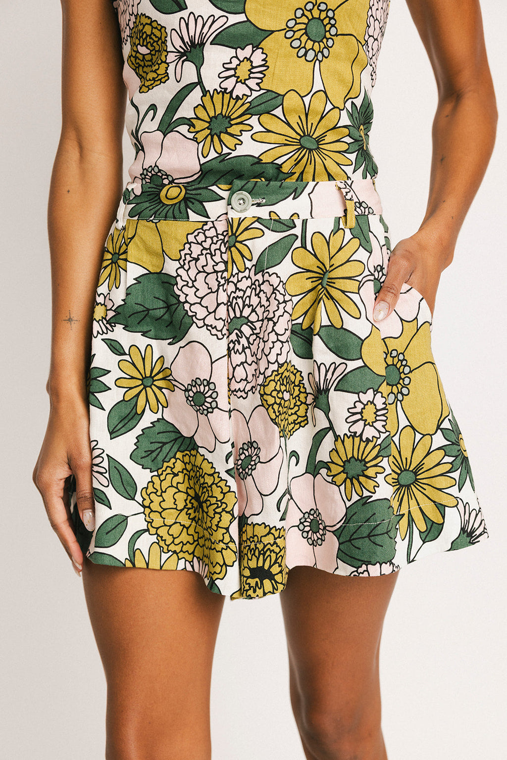 Breeze Short - Floral